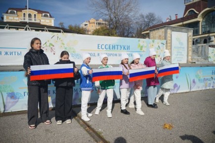 Творческие коллективы и солисты Городского дома культуры исполнили патриотические композиции в День народного единства!