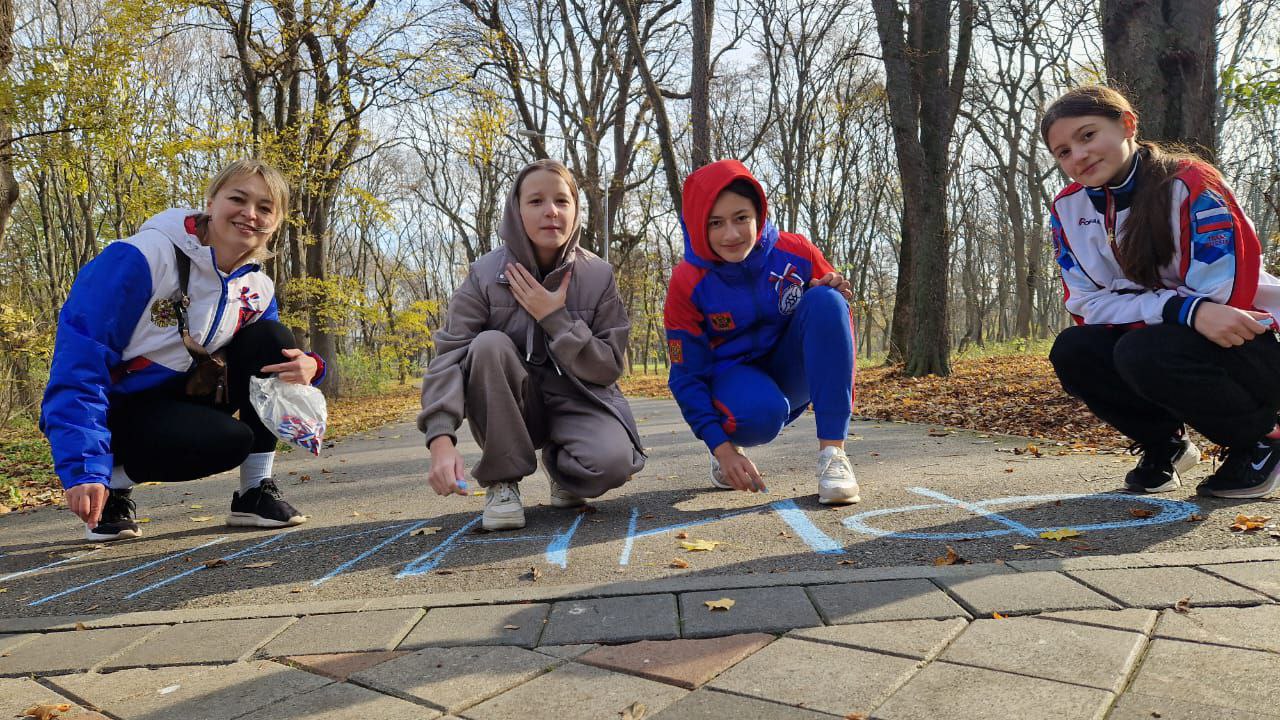 Легкоатлетический забег сегодня прошёл в Ессентуках в честь Дня народного единства! Легкоатлетический забег сегодня прошёл в Ессентуках в честь Дня народного единства!