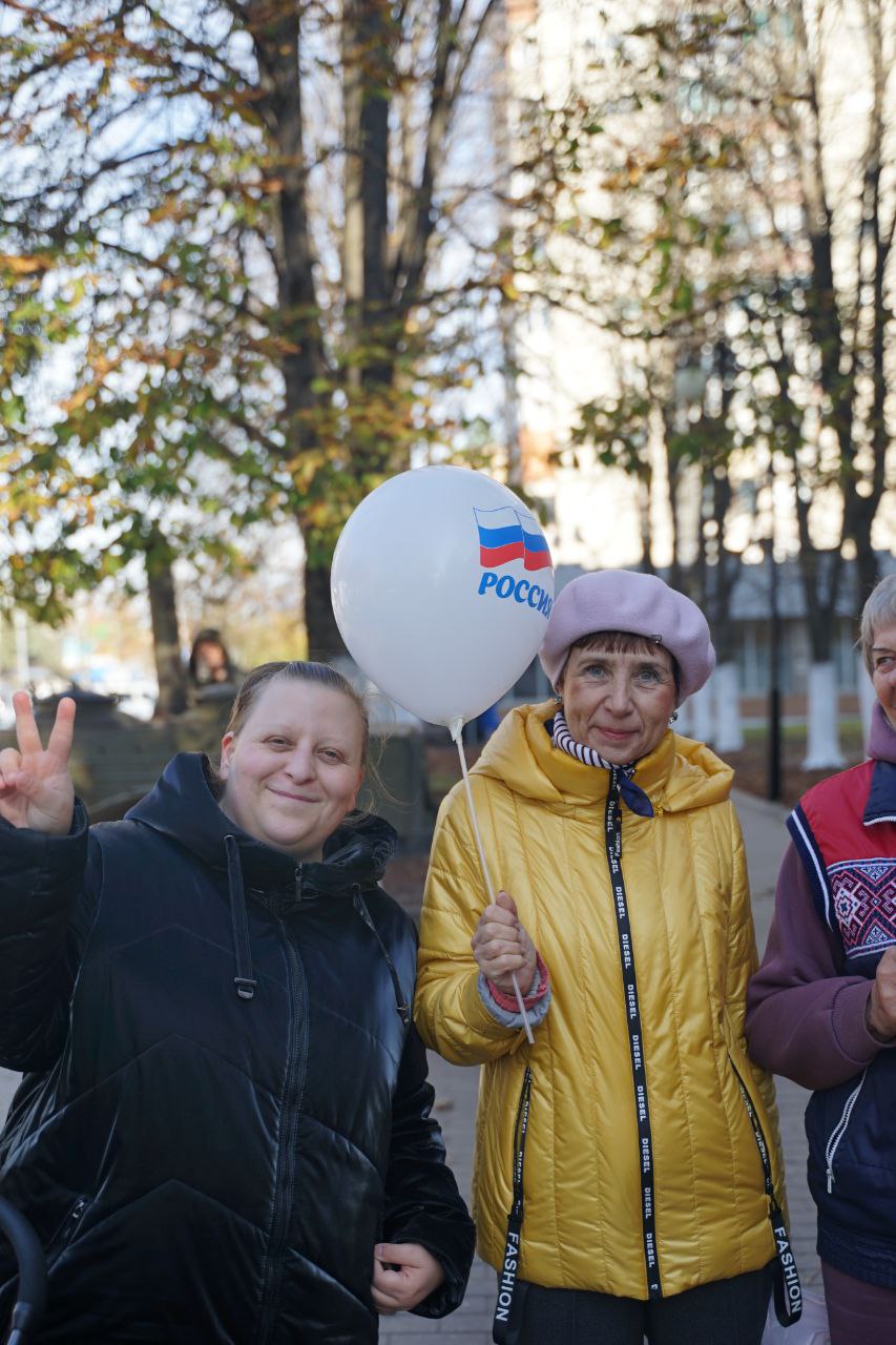 Для жителей микрорайона улицы Октябрьской День народного единства прошёл и с пользой, и радостью! Для жителей микрорайона улицы Октябрьской День народного единства прошёл и с пользой, и радостью!