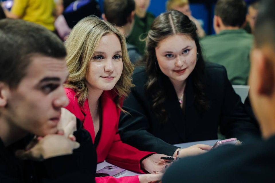 Восемь команд студентов ВУЗов и СУЗов состязались в знаниях избирательного законодательства Восемь команд студентов ВУЗов и СУЗов состязались в знаниях избирательного законодательства