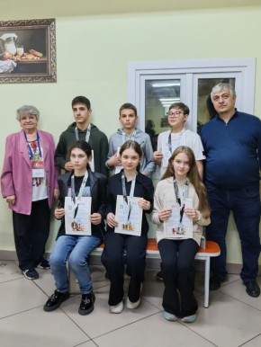 Шахматы объединяют таланты!