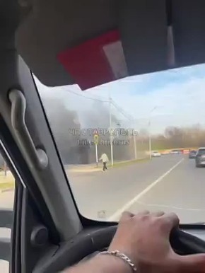 На Михайловском шоссе полыхает автомойка
