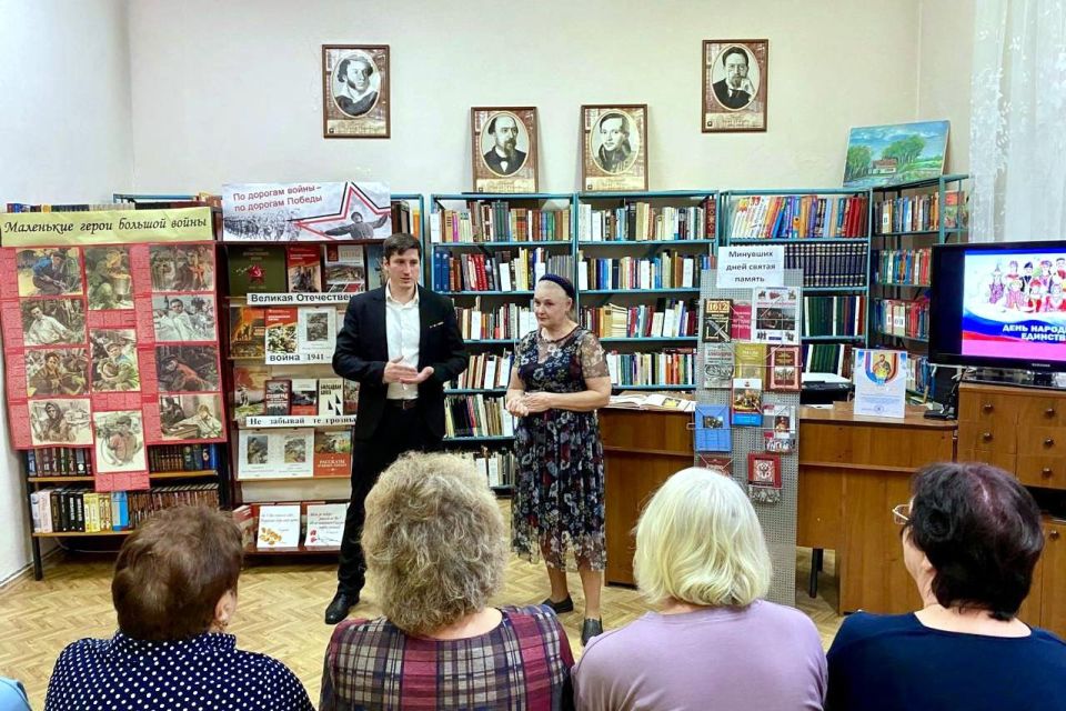 #депутатскаядеятельность. Георгий Колягин посетил открытие выставки ставропольского художника Александра Инячко «Сердце, потревоженное далью...». Иван Соловьев принял участие в профилактической акции «Ребенок в такси». ... #депутатскаядеятельность. Георгий Колягин посетил открытие выставки ставропольского художника Александра Инячко «Сердце, потревоженное далью...». Иван Соловьев принял участие в профилактической акции «Ребенок в такси». ...