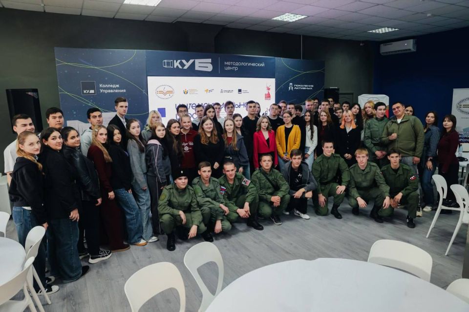 Восемь команд студентов ВУЗов и СУЗов состязались в знаниях избирательного законодательства Восемь команд студентов ВУЗов и СУЗов состязались в знаниях избирательного законодательства