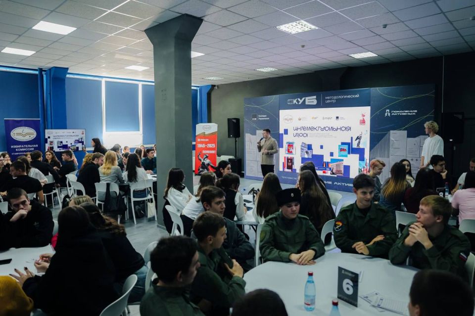 Восемь команд студентов ВУЗов и СУЗов состязались в знаниях избирательного законодательства Восемь команд студентов ВУЗов и СУЗов состязались в знаниях избирательного законодательства