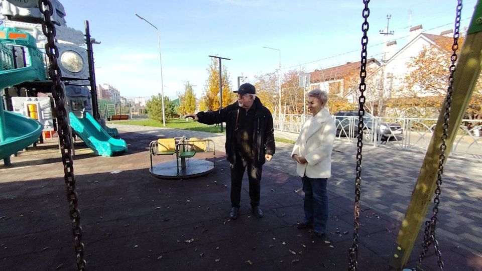 #депутатскаядеятельность. Георгий Колягин посетил открытие выставки ставропольского художника Александра Инячко «Сердце, потревоженное далью...». Иван Соловьев принял участие в профилактической акции «Ребенок в такси». ... #депутатскаядеятельность. Георгий Колягин посетил открытие выставки ставропольского художника Александра Инячко «Сердце, потревоженное далью...». Иван Соловьев принял участие в профилактической акции «Ребенок в такси». ...