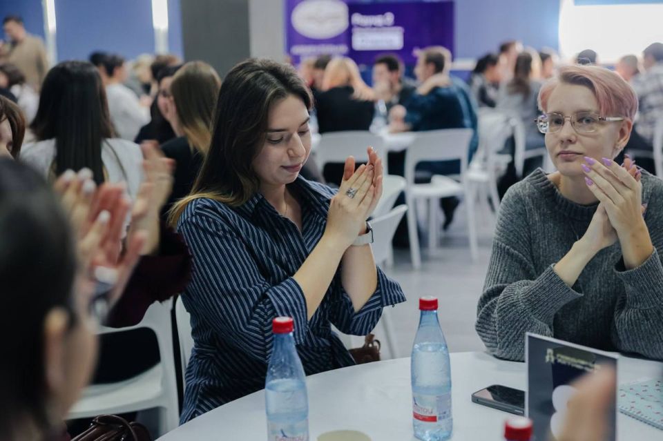 Восемь команд студентов ВУЗов и СУЗов состязались в знаниях избирательного законодательства Восемь команд студентов ВУЗов и СУЗов состязались в знаниях избирательного законодательства