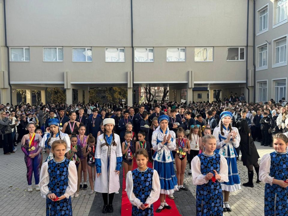 Евгений Моисеев: Старейшую школу Кисловодска открыли после капитального ремонта Евгений Моисеев: Старейшую школу Кисловодска открыли после капитального ремонта