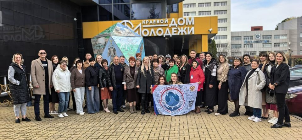 #депутатскаядеятельность. Георгий Колягин посетил открытие выставки ставропольского художника Александра Инячко «Сердце, потревоженное далью...». Иван Соловьев принял участие в профилактической акции «Ребенок в такси». ... #депутатскаядеятельность. Георгий Колягин посетил открытие выставки ставропольского художника Александра Инячко «Сердце, потревоженное далью...». Иван Соловьев принял участие в профилактической акции «Ребенок в такси». ...