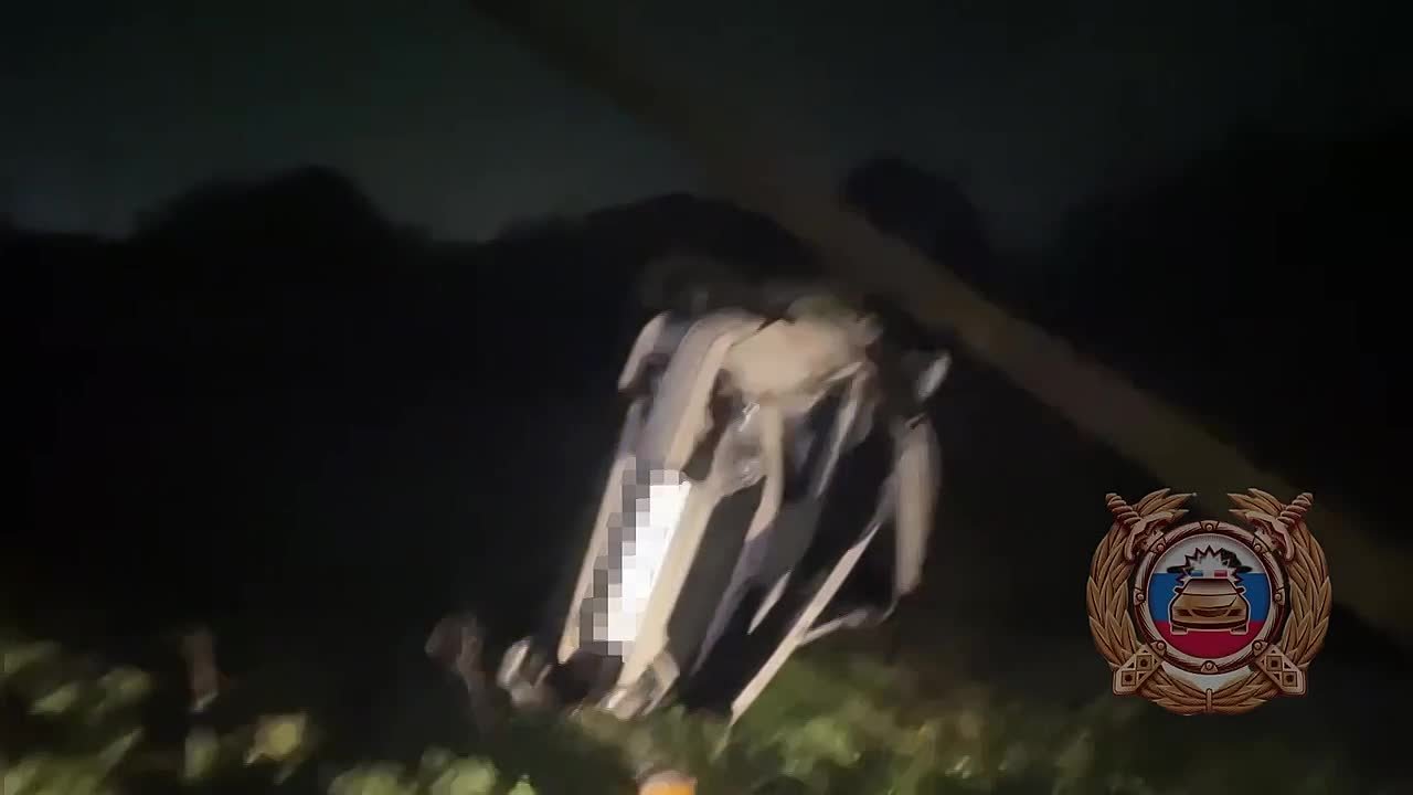 В Благодарненском округе в результате съезда с дороги погиб несовершеннолетний пассажир, еще три человека ранены По предварительным данным, 6 ноября примерно в 2 часа 40 минут на улице Завокзальная города Благодарный...