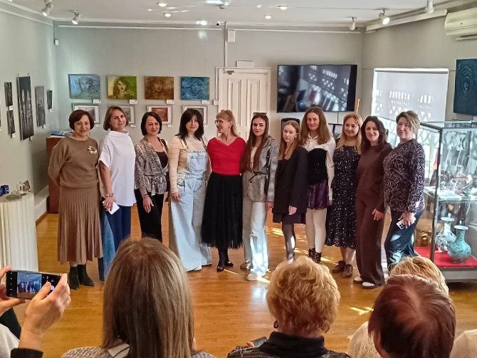 Выставку-размышление «Связь времен» впервые представили в Пятигорске Выставку-размышление «Связь времен» впервые представили в Пятигорске