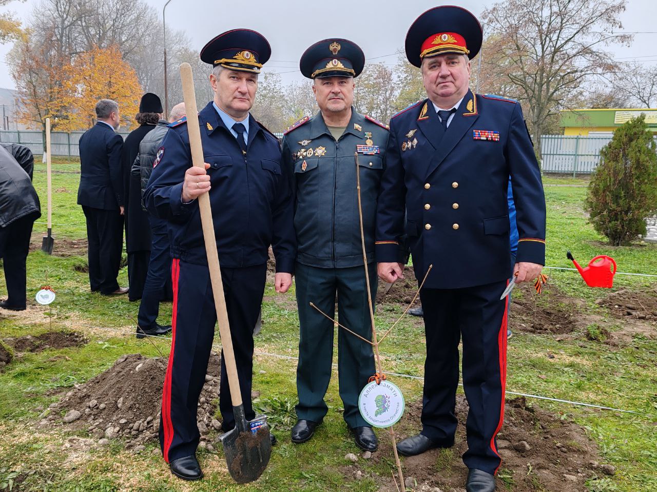 В Кировском округе прошло мероприятие, посвященное Дню памяти сотрудников органов внутренних дел Российской Федерации, погибших при исполнении служебных обязанностей В Кировском округе прошло мероприятие, посвященное Дню памяти сотрудников органов внутренних дел Российской Федерации, погибших при исполнении служебных обязанностей