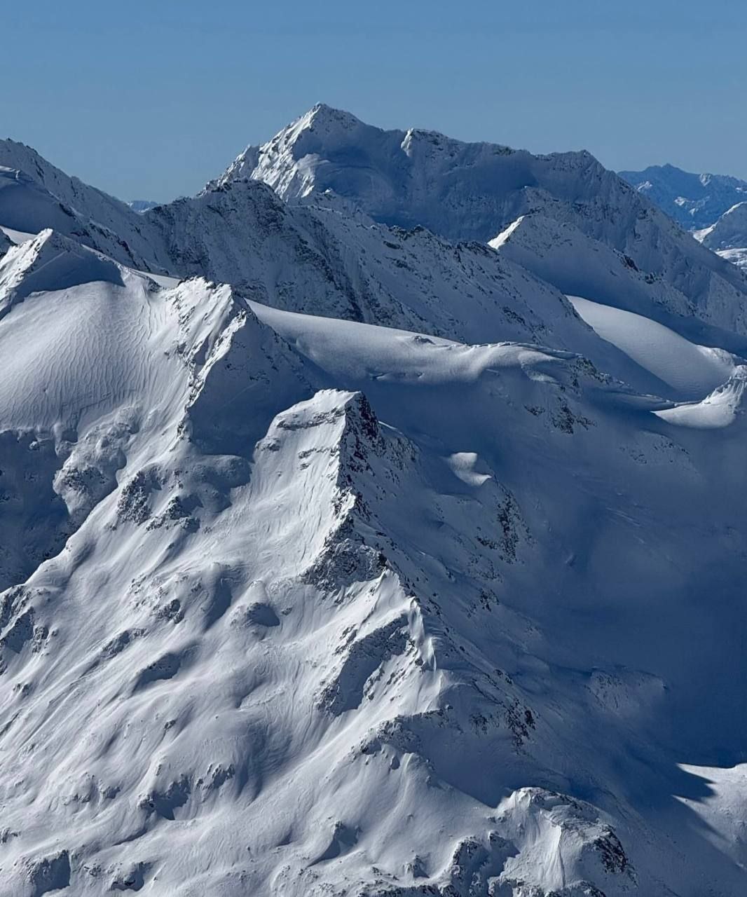 Вот такая снежная сказка сейчас на Эльбрусе