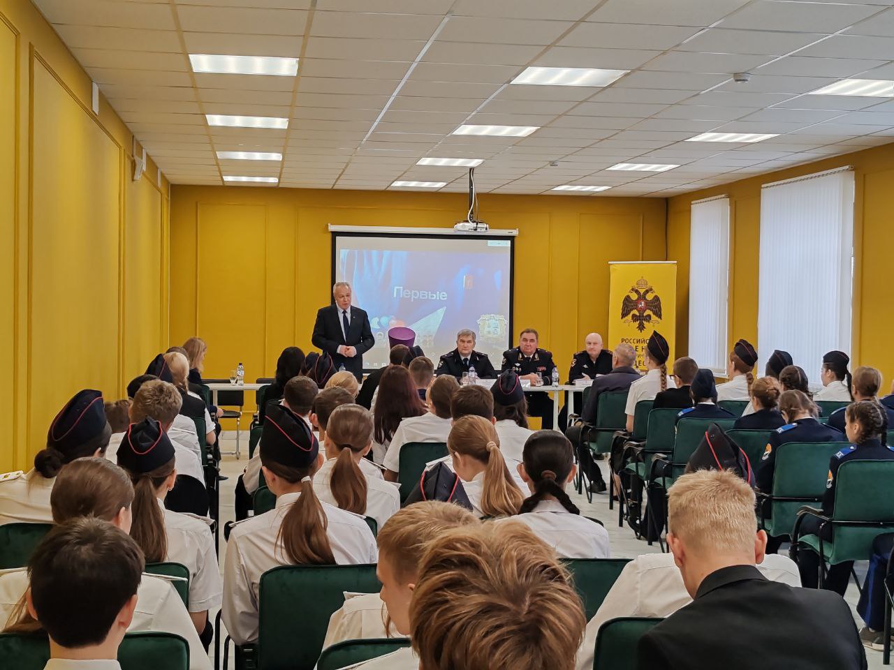 В Кировском округе прошло мероприятие, посвященное Дню памяти сотрудников органов внутренних дел Российской Федерации, погибших при исполнении служебных обязанностей В Кировском округе прошло мероприятие, посвященное Дню памяти сотрудников органов внутренних дел Российской Федерации, погибших при исполнении служебных обязанностей