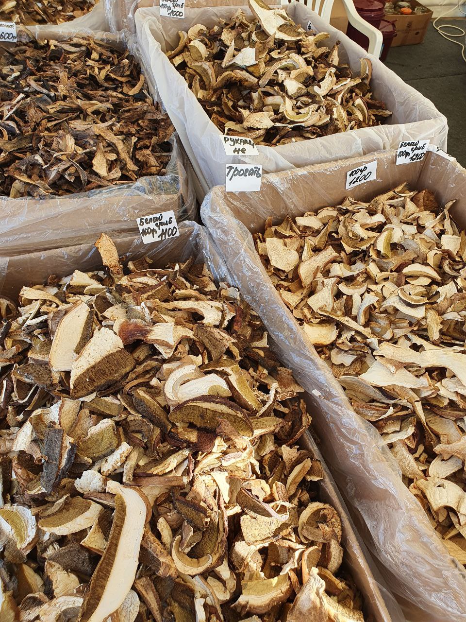 На Крепостной горе в Ставрополе звучит музыка, витают ароматы чаев, сладостей, грибов и других яств На Крепостной горе в Ставрополе звучит музыка, витают ароматы чаев, сладостей, грибов и других яств