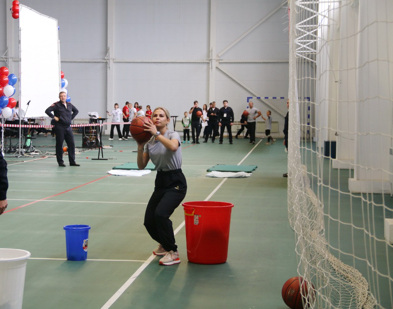 В Минеральных Водах состоялся масштабный культурно-спортивный конкурс среди семей сотрудников органов внутренних дел В Минеральных Водах состоялся масштабный культурно-спортивный конкурс среди семей сотрудников органов внутренних дел