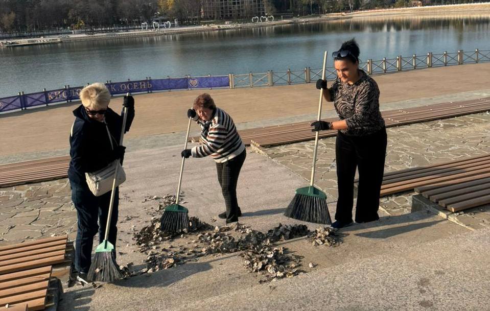 В рамках городской экологической программы «ЧИСТО Кисловодск» продолжается череда субботников В рамках городской экологической программы «ЧИСТО Кисловодск» продолжается череда субботников