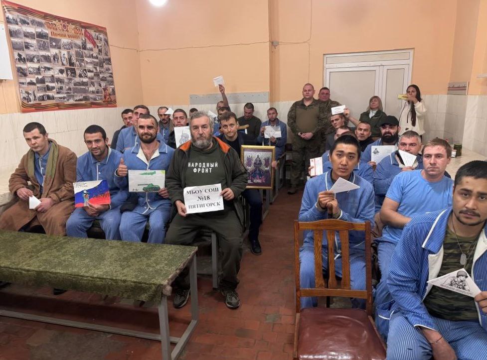 Армянская община Пятигорска отправила гуманитарный груз военнослужащим в зону СВО Армянская община Пятигорска отправила гуманитарный груз военнослужащим в зону СВО