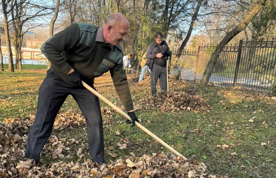 В рамках городской экологической программы «ЧИСТО Кисловодск» продолжается череда субботников В рамках городской экологической программы «ЧИСТО Кисловодск» продолжается череда субботников