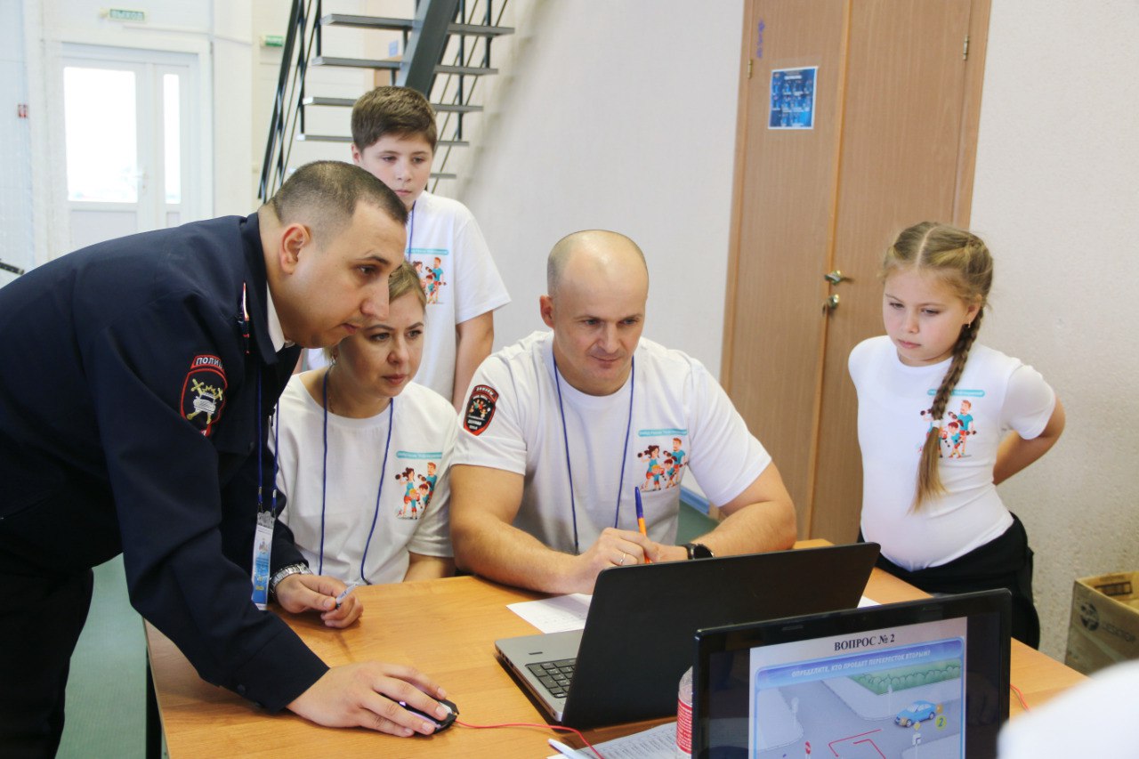 В Минеральных Водах состоялся масштабный культурно-спортивный конкурс среди семей сотрудников органов внутренних дел В Минеральных Водах состоялся масштабный культурно-спортивный конкурс среди семей сотрудников органов внутренних дел