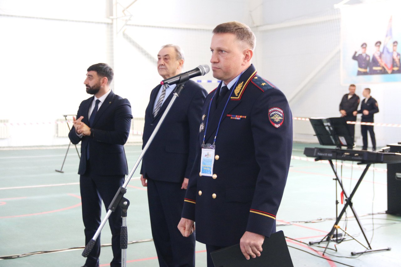 В Минеральных Водах состоялся масштабный культурно-спортивный конкурс среди семей сотрудников органов внутренних дел В Минеральных Водах состоялся масштабный культурно-спортивный конкурс среди семей сотрудников органов внутренних дел