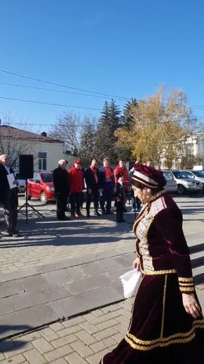 На Крепостной горе в Ставрополе звучит музыка, витают ароматы чаев, сладостей, грибов и других яств