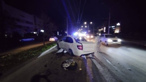 В Ставрополе в результате съезда с дороги пострадали 3 человека