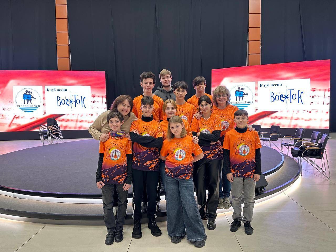 Воспитанники ЦДТЭиТ им. Р.Р. Лейцингера с триумфом выступили на фестивале авторской песни в Санкт-Петербурге Воспитанники ЦДТЭиТ им. Р.Р. Лейцингера с триумфом выступили на фестивале авторской песни в Санкт-Петербурге