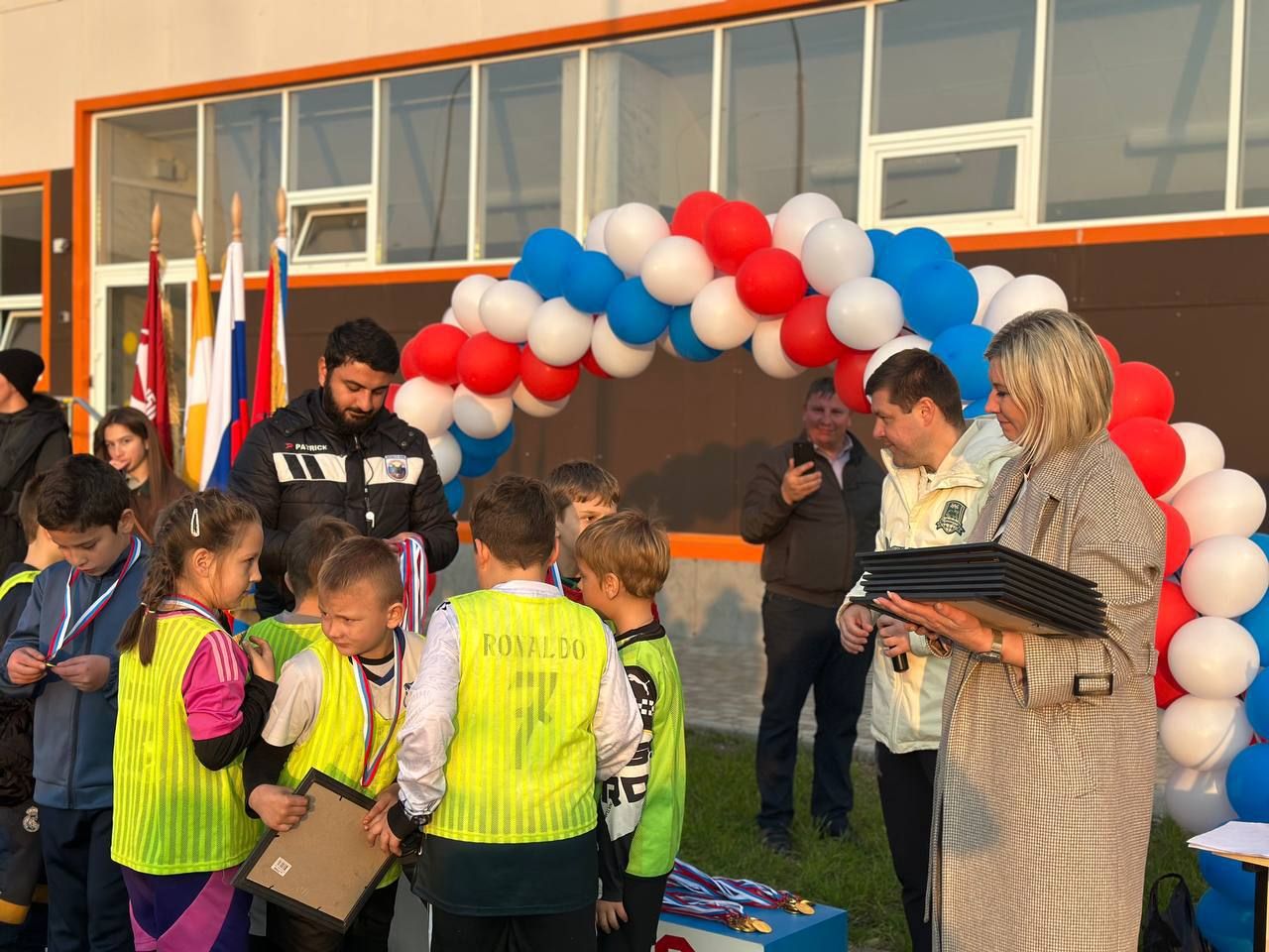 В НАШЕЙ ШКОЛЕ ПРОШЁЛ ФЕСТИВАЛЬ-ТУРНИР «КУБОК ЮНЫХ ЧЕМПИОНОВ» В НАШЕЙ ШКОЛЕ ПРОШЁЛ ФЕСТИВАЛЬ-ТУРНИР «КУБОК ЮНЫХ ЧЕМПИОНОВ»