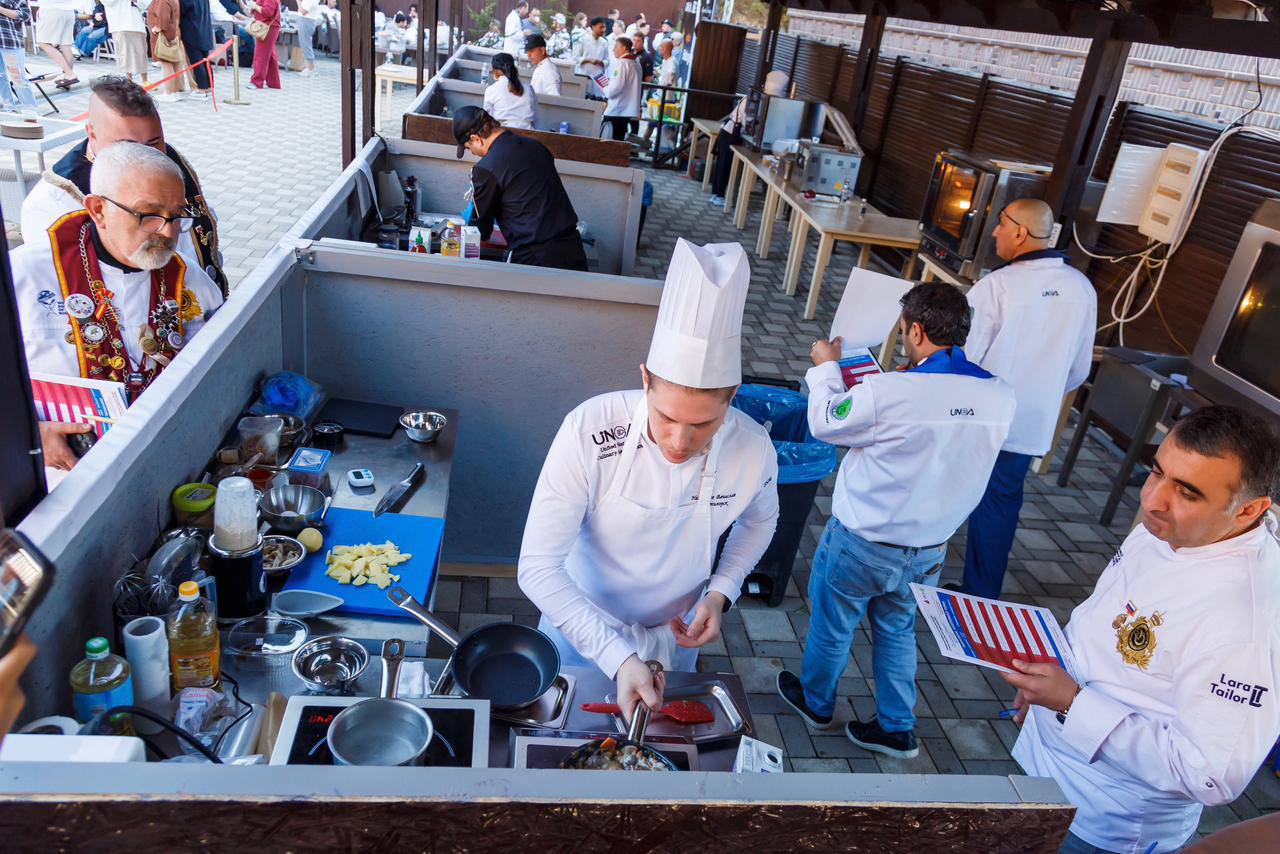 Пятигорчане завоевали золото международного турнира поваров Пятигорчане завоевали золото международного турнира поваров