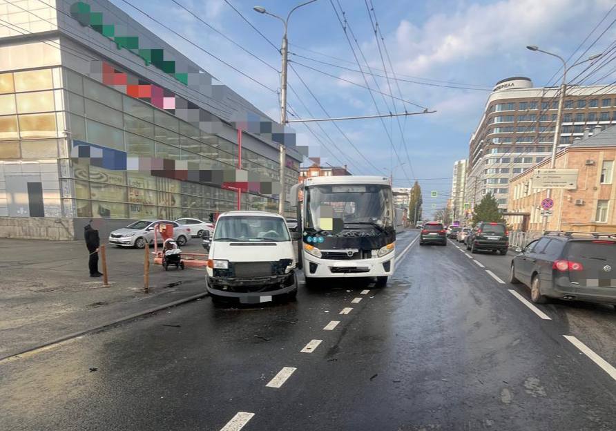 В Ставрополе в результате столкновения автомобиля и маршрутного транспортного средства пострадал ребенок