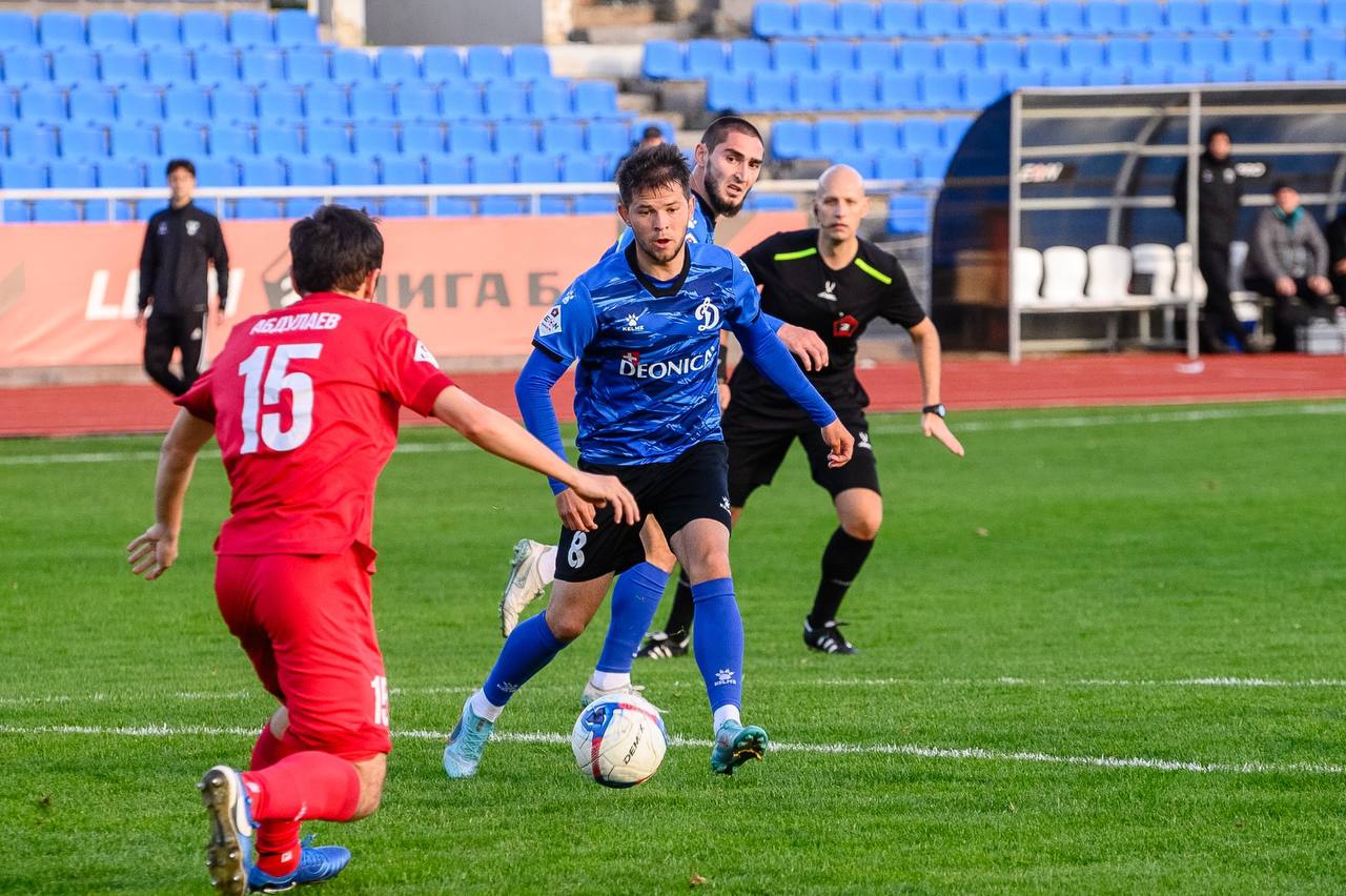 Победа над «Победой». В восьмом туре второго этапа первенства России по футболу в первой группе дивизиона «Б» второй лиги ставропольское «Динамо» в Дагестане мерилось силами с «Победой» из Хасавюрта Победа над «Победой». В восьмом туре второго этапа первенства России по футболу в первой группе дивизиона «Б» второй лиги ставропольское «Динамо» в Дагестане мерилось силами с «Победой» из Хасавюрта