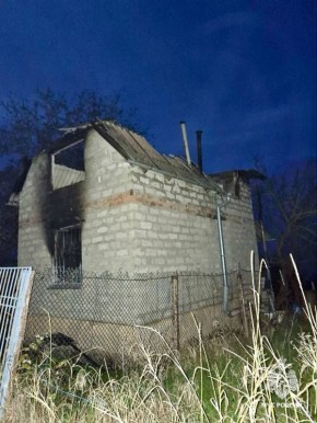 #ПожарныеСутки26. В садовом товариществе под Железноводском сгорел дом На этот раз помощь огнеборцев МЧС Ставрополья понадобилась в поселке Железноводском, на территории СНТ «Восход», где днем загорелся садовый дом