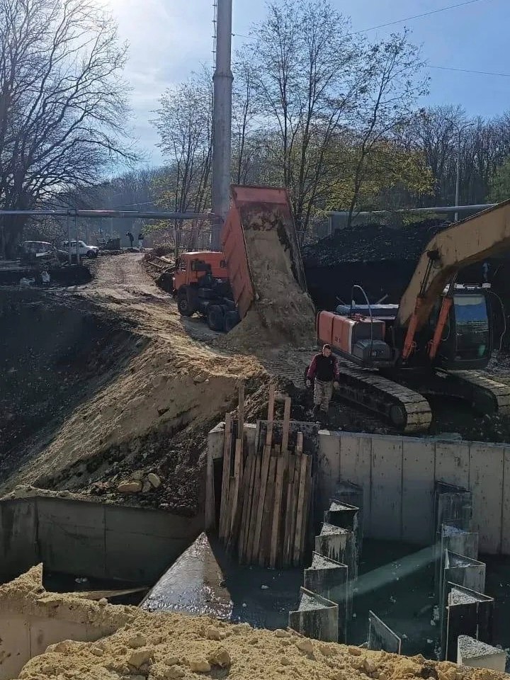 Завершаются работы на одном из важных элементов дорожной инфраструктуры на юго-западе Ставрополя – дождевой канализации на улице Космонавтов Завершаются работы на одном из важных элементов дорожной инфраструктуры на юго-западе Ставрополя – дождевой канализации на улице Космонавтов