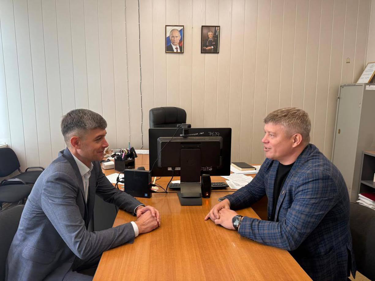 В Ставрополе общественник проверил работу отдела полиции и осмотрел служебный транспорт