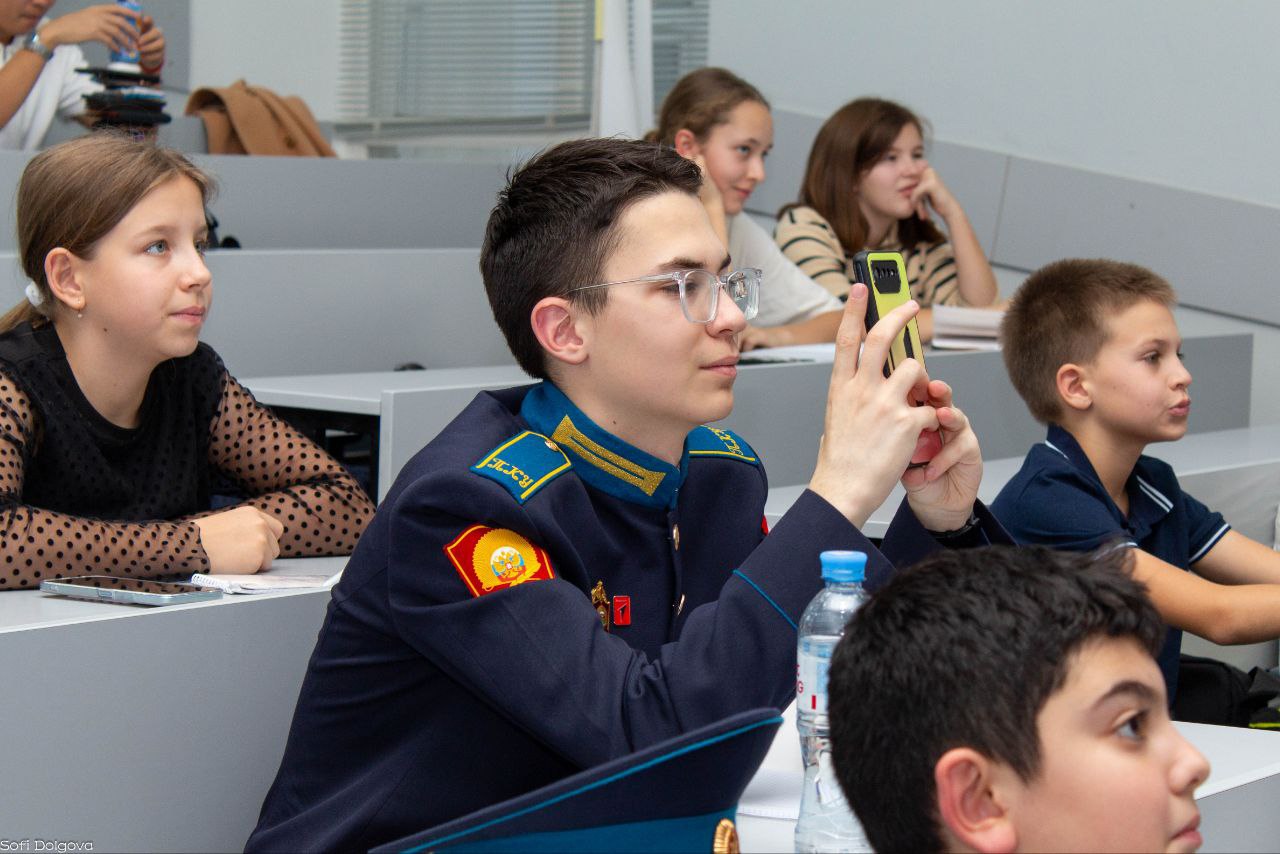 «Автостопом по Вселенной». На базе Физико-технического факультета Северо-Кавказского федерального университета проходит форум Научной астрономической школы «Автостопом по Вселенной». На базе Физико-технического факультета Северо-Кавказского федерального университета проходит форум Научной астрономической школы