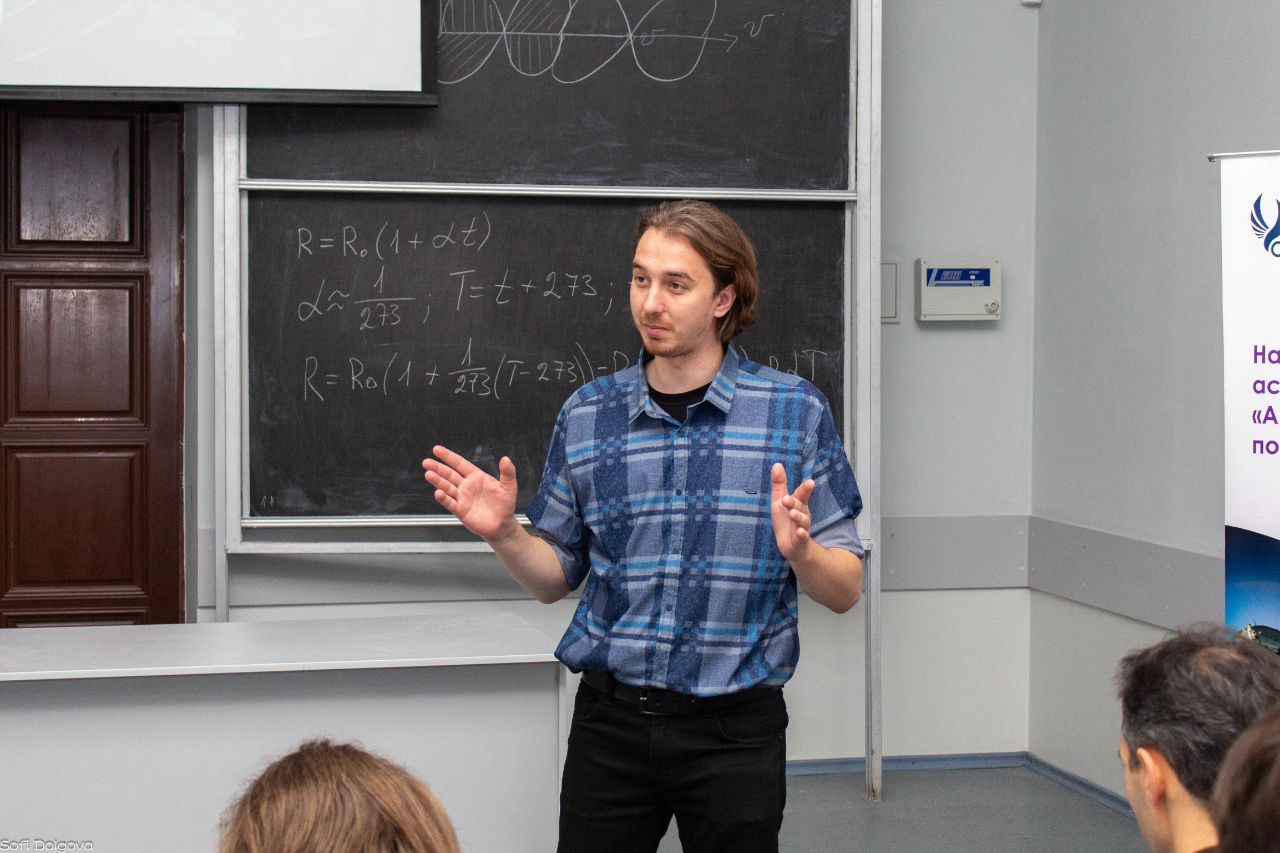 «Автостопом по Вселенной». На базе Физико-технического факультета Северо-Кавказского федерального университета проходит форум Научной астрономической школы «Автостопом по Вселенной». На базе Физико-технического факультета Северо-Кавказского федерального университета проходит форум Научной астрономической школы