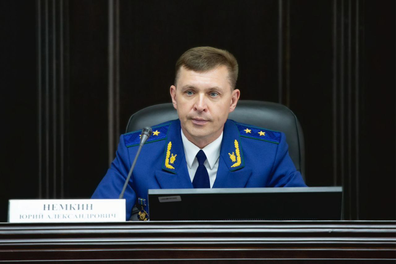 Обеспечение безопасной эксплуатации детских площадок – на контроле прокурора края Юрия Немкина