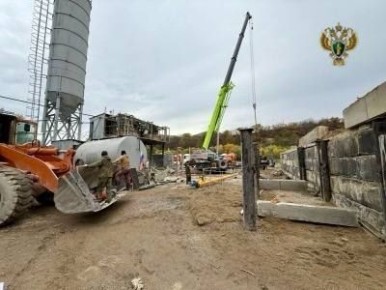 Судом удовлетворены требования прокурора о расторжении договоров аренды земли с загрязнителями почвы