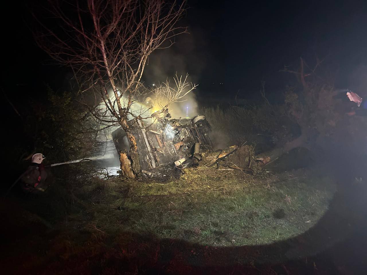 Водитель Mercedes погиб в загоревшемся авто на Ставрополье