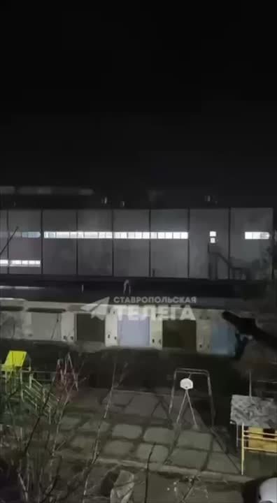 Голый неадекват бегал этой ночью по гаражам на улице Ленина в Ставрополе