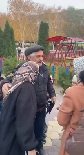 Немного трогательного из Дагестана: родители детсадовцев подарили охраннику путевку в Мекку