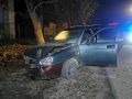 В Кировском округе 17-летний парень угнал у соседа автомобиль и врезался в опору линии электропередачи