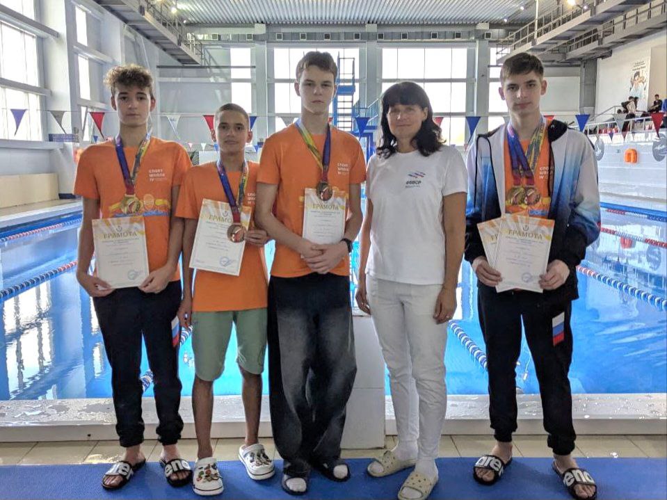 Пятигорские пловцы завоевали путевки на всероссийские соревнования Пятигорские пловцы завоевали путевки на всероссийские соревнования