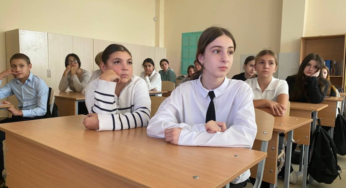 Сотрудники Госавтоинспекции провели познавательное занятие для учащихся кадетского класса Сотрудники Госавтоинспекции провели познавательное занятие для учащихся кадетского класса