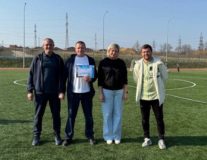 ФУТБОЛ ОБЪЕДИНЯЕТ СЕМЬИ. ТУРНИР В ЧЕСТЬ ДНЯ СЫНОВЕЙ ФУТБОЛ ОБЪЕДИНЯЕТ СЕМЬИ. ТУРНИР В ЧЕСТЬ ДНЯ СЫНОВЕЙ