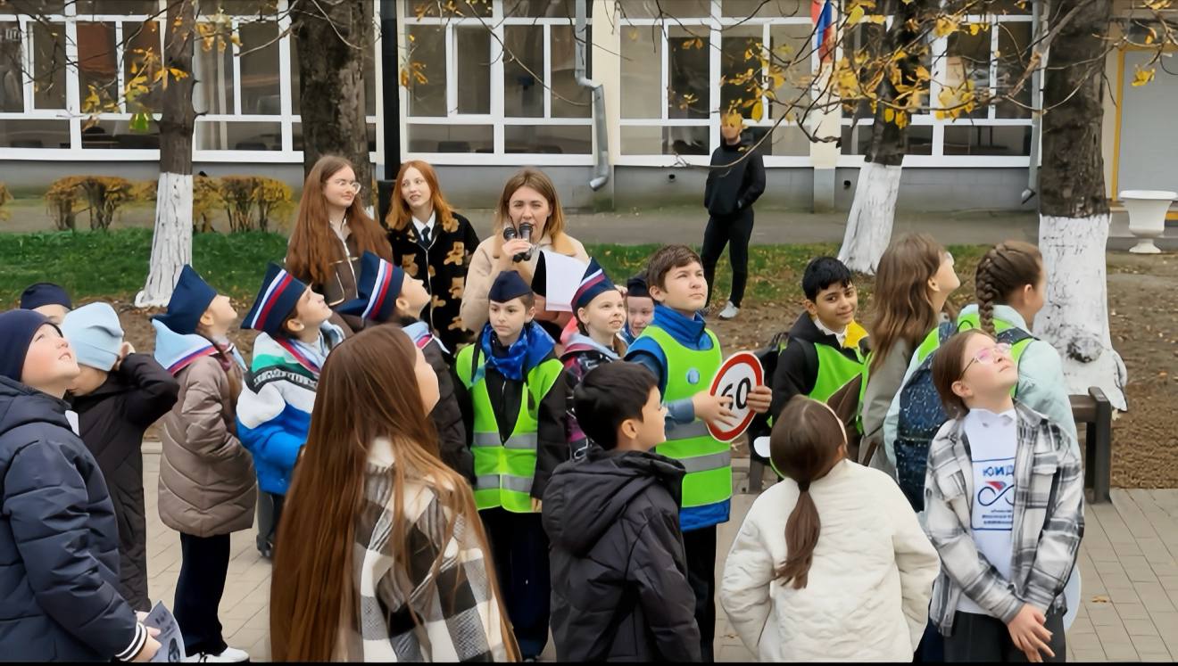 На одной из городских площадок города Ессентуки прошёл митинг, посвящённый Дню памяти жертв ДТП На одной из городских площадок города Ессентуки прошёл митинг, посвящённый Дню памяти жертв ДТП