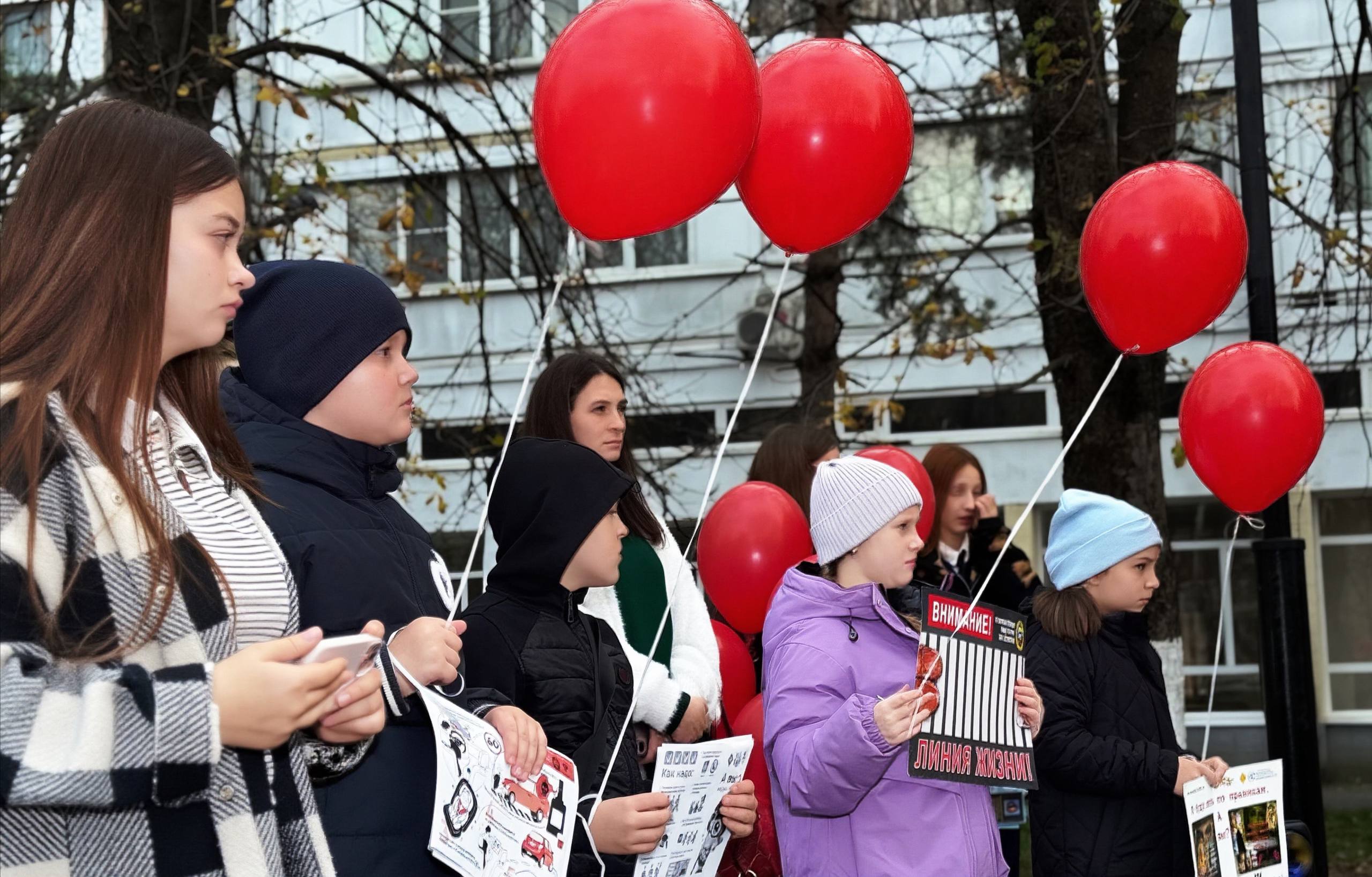 На одной из городских площадок города Ессентуки прошёл митинг, посвящённый Дню памяти жертв ДТП На одной из городских площадок города Ессентуки прошёл митинг, посвящённый Дню памяти жертв ДТП