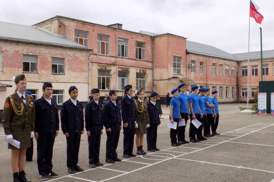 Более 200 пятигорских школьников сдали «Юнармейский норматив» Более 200 пятигорских школьников сдали «Юнармейский норматив»