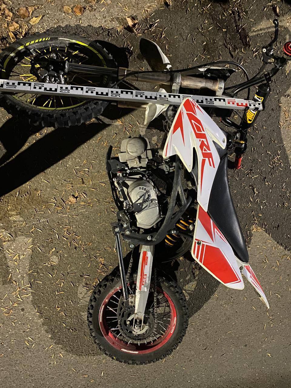 14-летняя девочка за рулём мотоцикла спровоцировала аварию в Кисловодске и пострадала сама